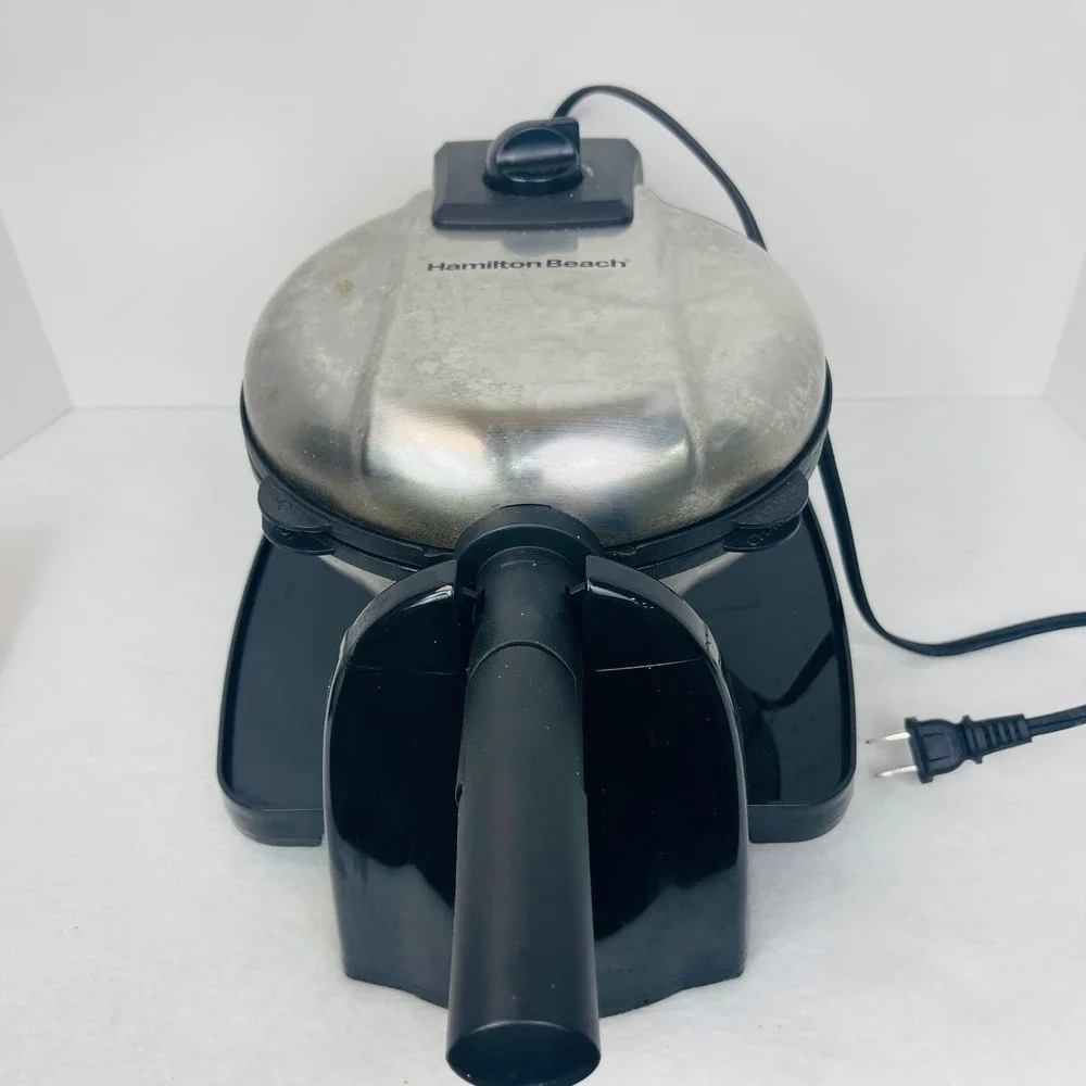 Hamilton Beach Flip Belgian Waffle Maker Stainless Steel Rotating Nonstick 26010